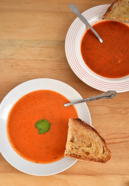 http://fooddoodles.com/2012/02/24/simple-tomato-soup/