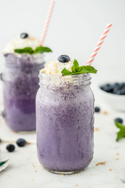 Blueberry Milkshake (vegan, paleo options)