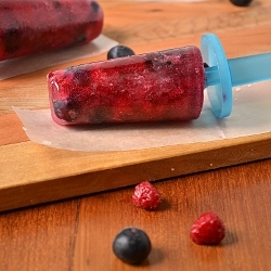 Thumbnail image for Peach Tea Berry Popsicles