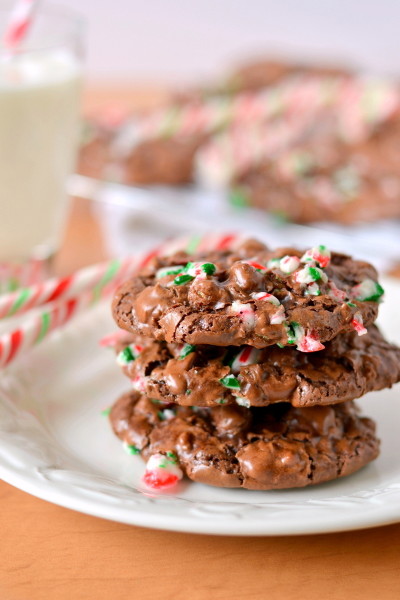 peppermint-chocolate-puddle-cookies-2