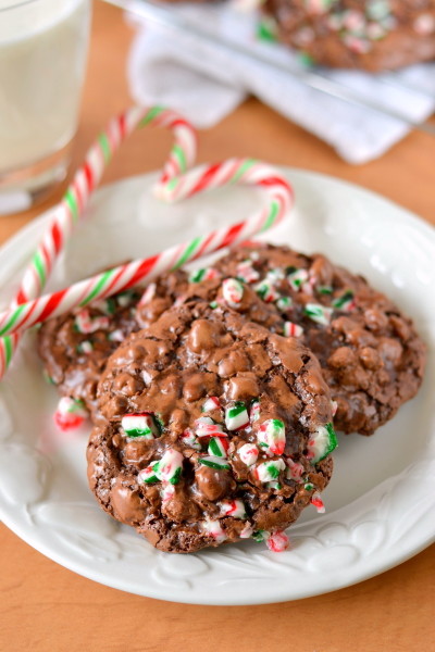 peppermint-chocolate-puddle-cookies-3