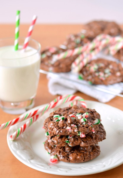 peppermint-chocolate-puddle-cookies-5