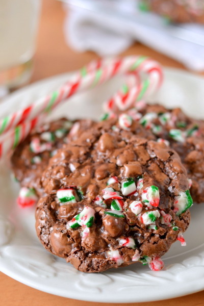 peppermint-chocolate-puddle-cookies-7