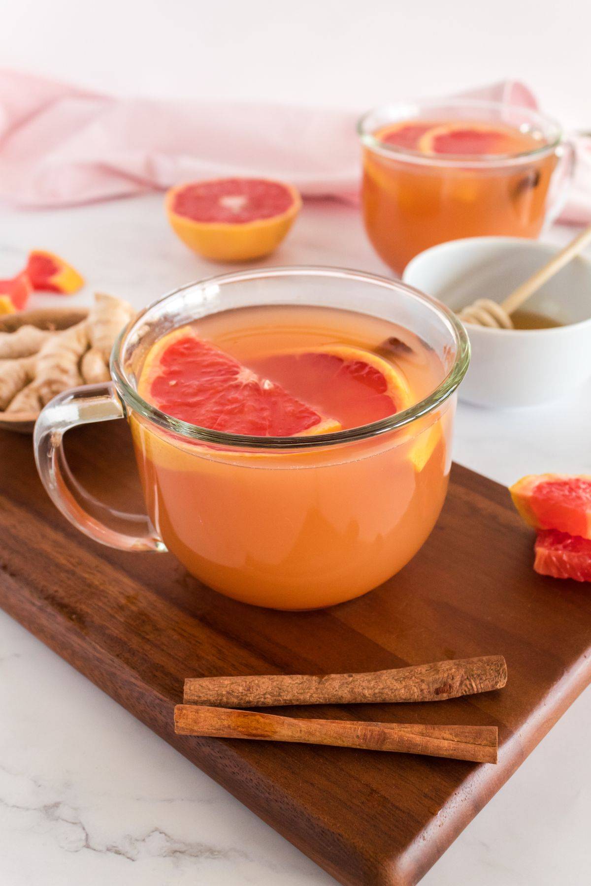 Fresh Grapefruit Juice with Grapes & Hibiscus - FOODHEAL