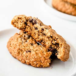 These oatmeal cookies without butter can be made with different types of oil. They're mixed together by hand, without a mixer, and the dough doesn't need to be chilled. These butterless oatmeal cookies can be made with regular flour, gluten-free or whole wheat flour. They're naturally dairy-free and have a vegan option.