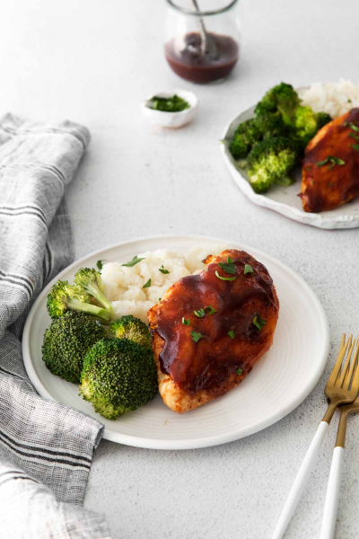 plate with broccoli and air fryer bbq chicken