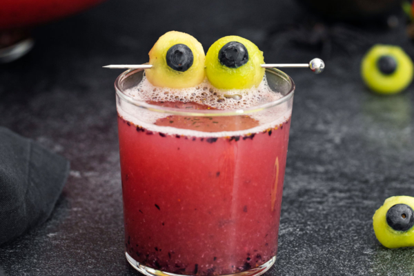 https://fooddoodles.com/wp-content/uploads/2022/10/non-alcoholic-punch-for-halloween-horizontal-image-600x400.jpg